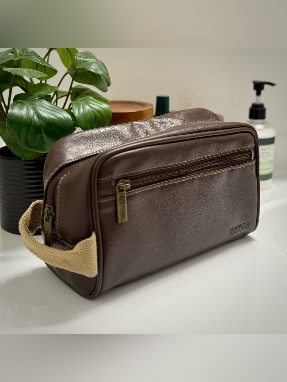Kenneth Cole Reaction Men’s Brown Leather Toiletry Bag